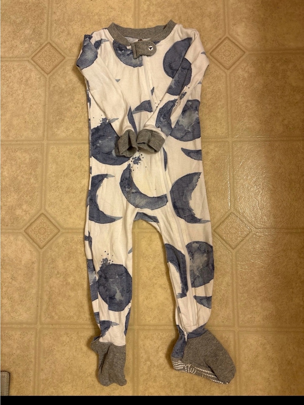 Burt’s Bees White/Blue Moon Phases Organic Cotton Zip Footie | 12 Months